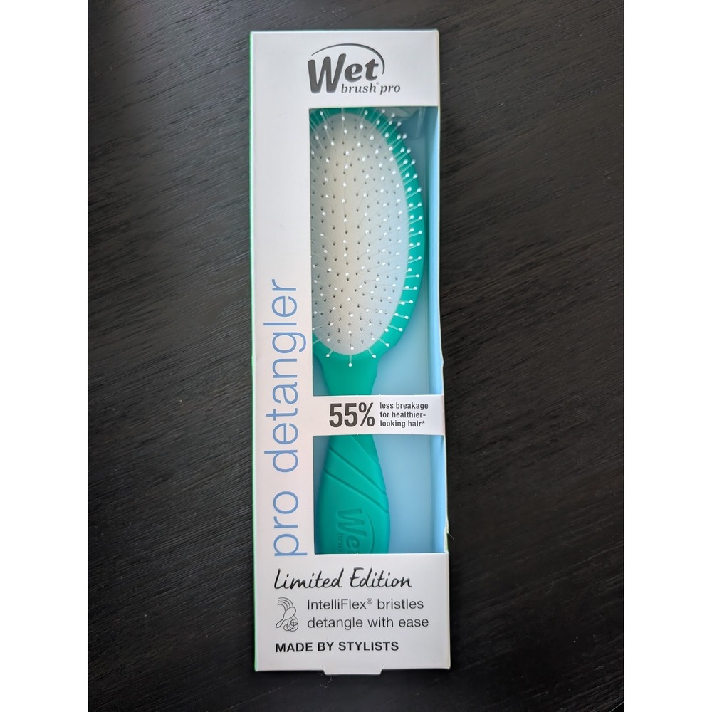 Wet Brush Pro Detangler Teal Green Rubberized Handle IntelliFlex Bristles Hair